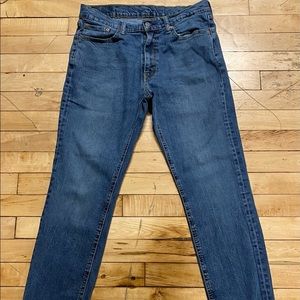 Levi’s blue jeans 33x32